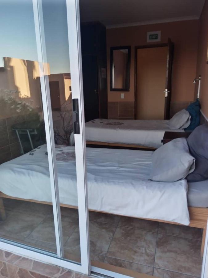 Skippers Backpackers Cc Albergue Walvis Bay Exterior foto